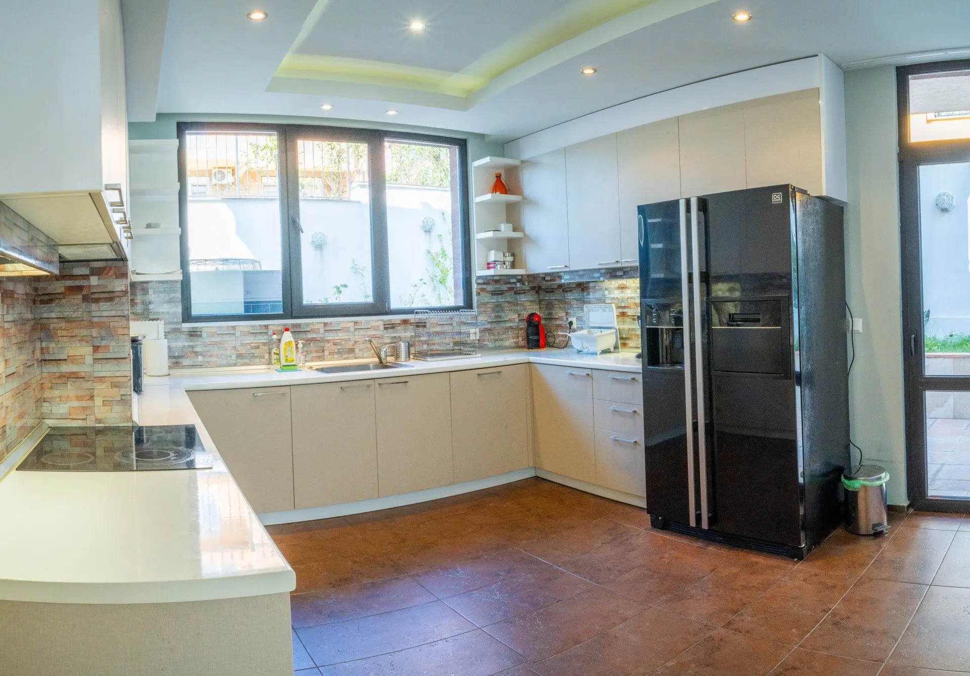 Spacious detached house in excellent condition and swimming pool in Budjaka area