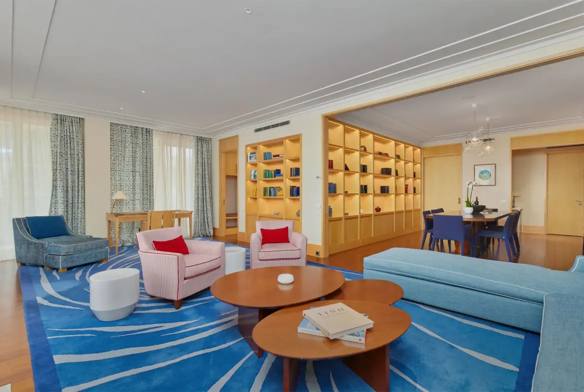 Three-bedroom apartment at Aqua residence available for sale