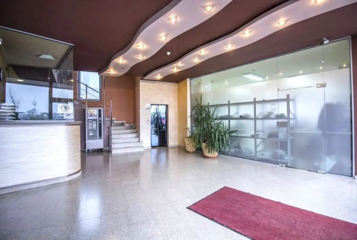 Multifunctional business building with excellent layout and square footage