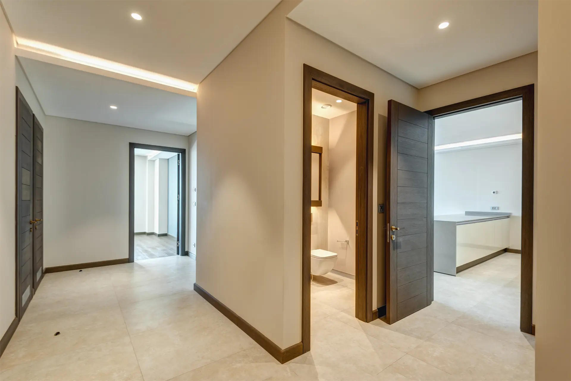 Spacious and modern three-bedroom apartment in Marina Residences