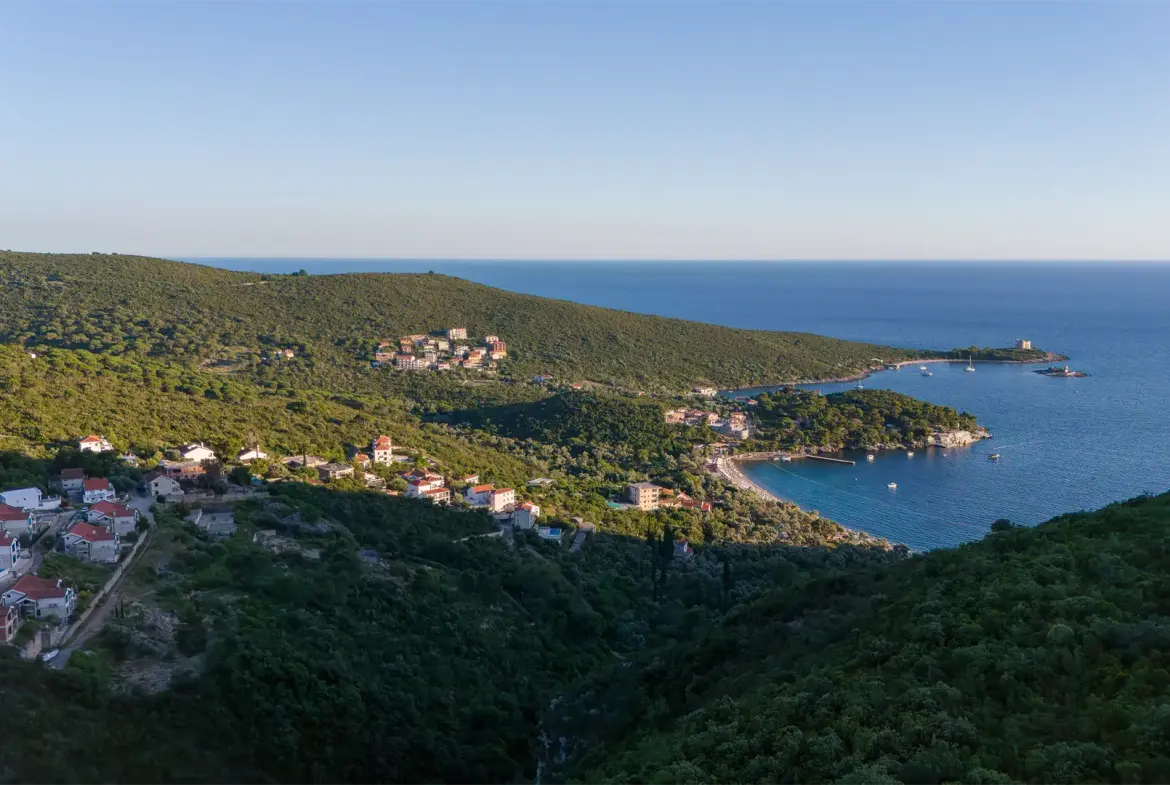 Urbanized land with a sea view for sale