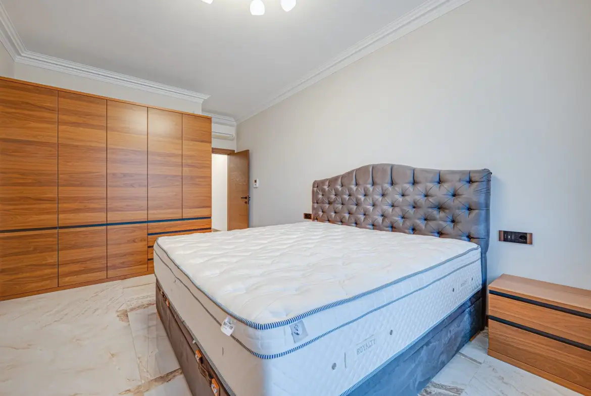 Fully furnished four-room apartment in a gated residential complex in the Lozenets neighborhood