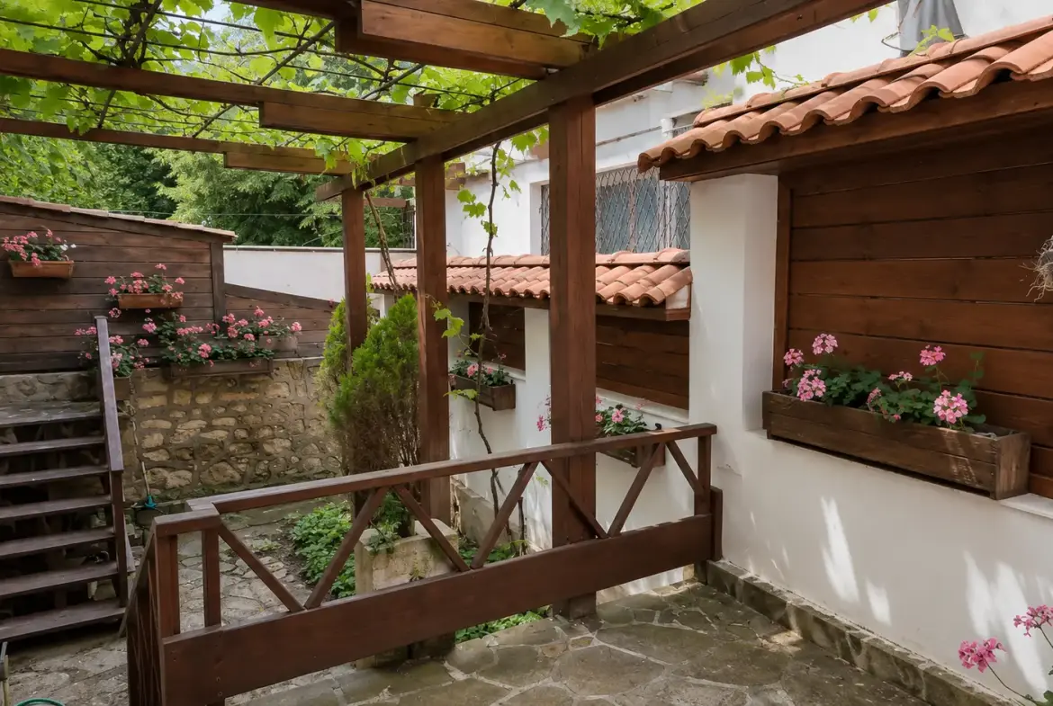 Detached house located in the heart of the old town and the iconic Greek Quarter