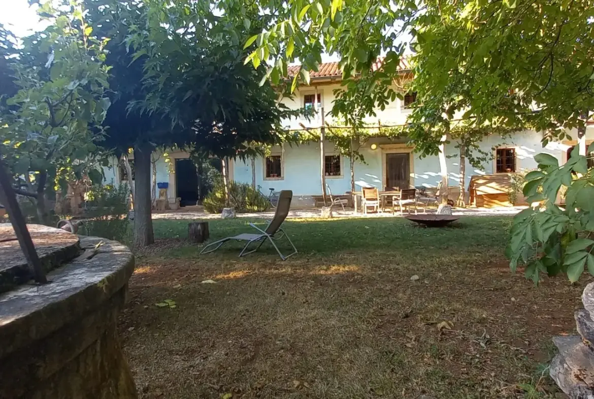 Karst – Exceptional Stone Estate with a Traditional Courtyard Surrounded by Nature