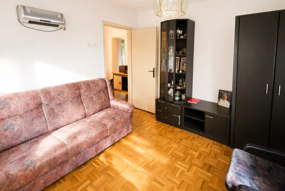 Vipava Valley – Semi-detached house above Vipava Valley