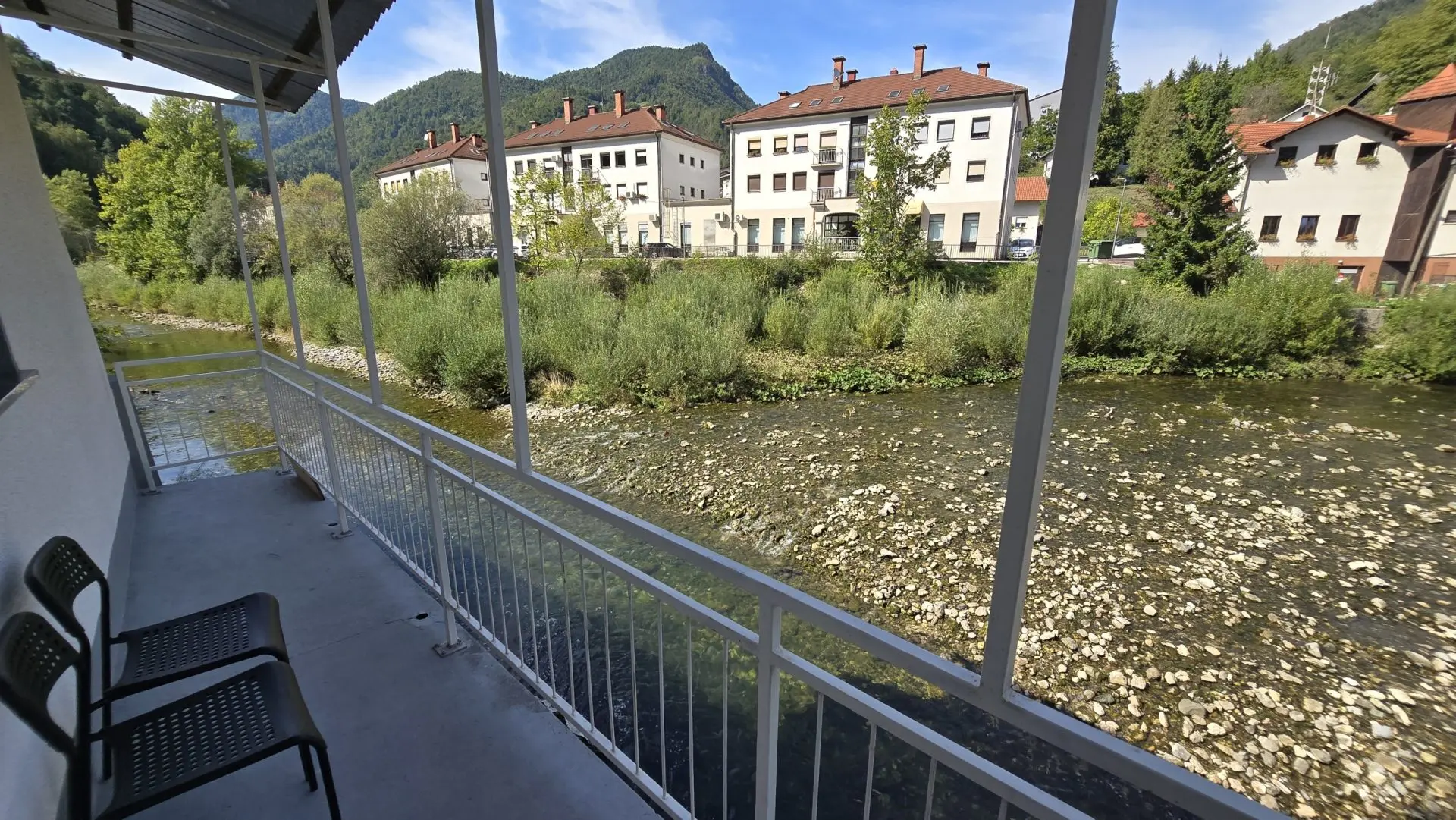 Idrija Area – Charming Riverside House