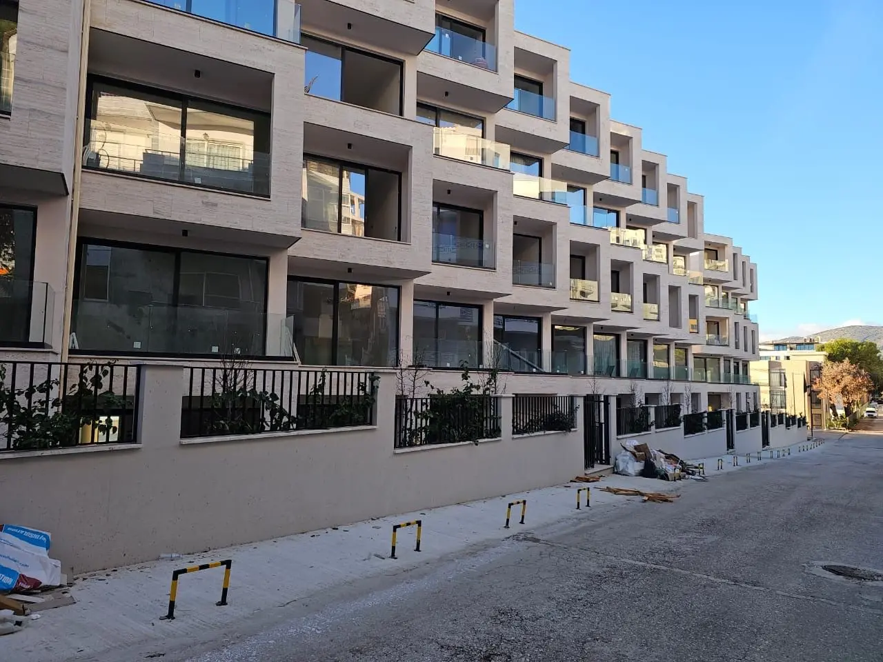 90a23a4b-f8f7-40c7-8ed3-1accc2c26230 Two Bedroom For Sale In Saranda Albania