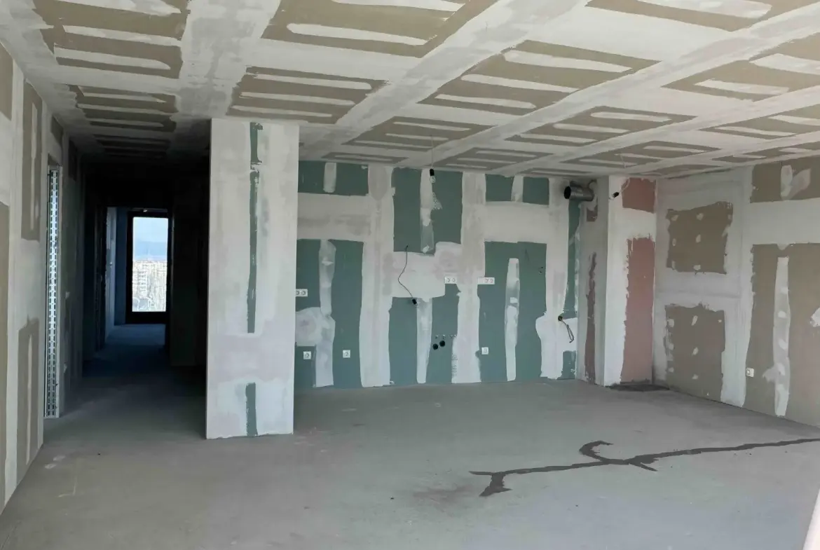 Wonderful panoramic apartment with three bedrooms and a double parking space in Teatralna complex