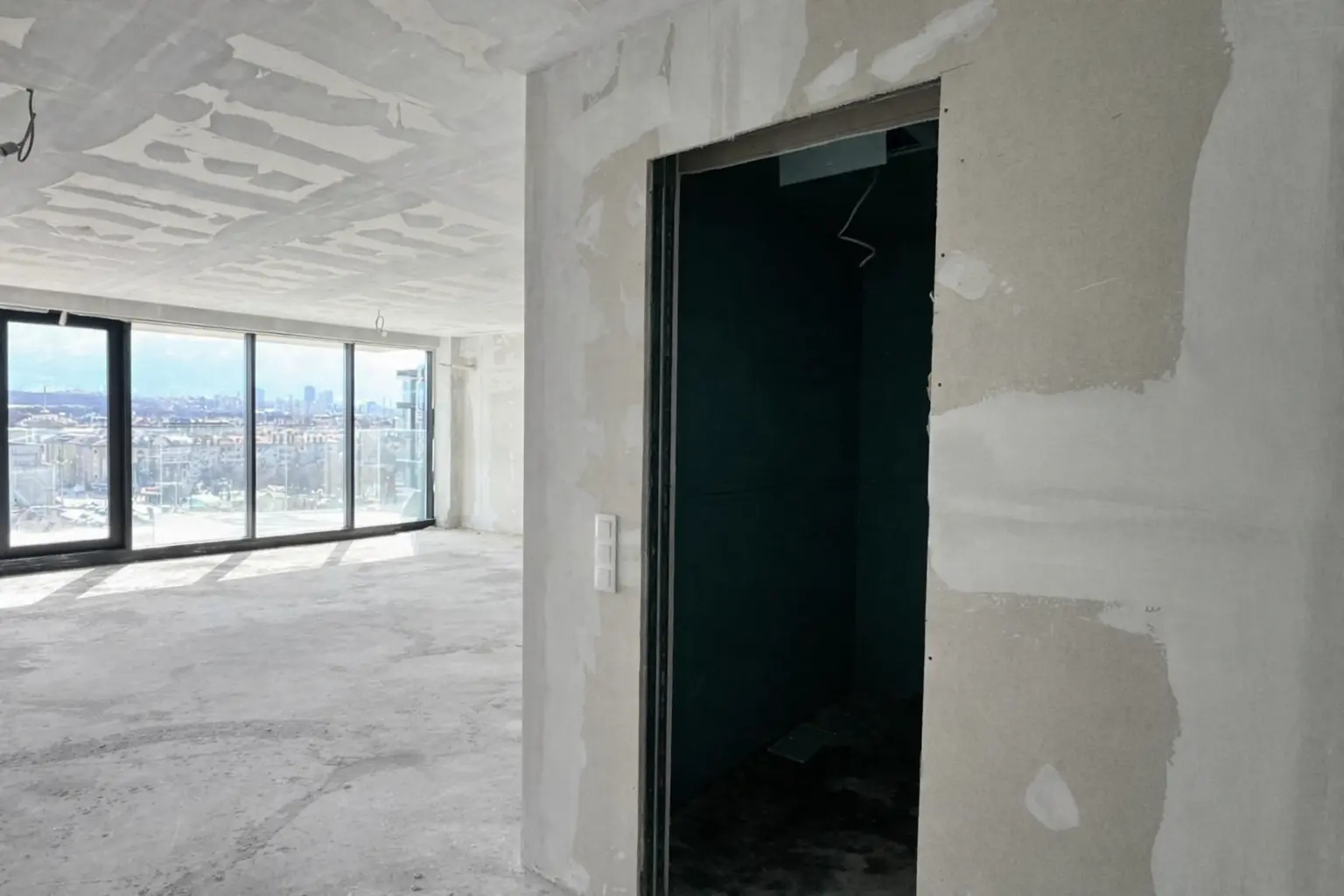 912ea32d132bd7c4114e23fbcf630a5a Two-bedroom apartment in a luxury complex near Zaimov Park