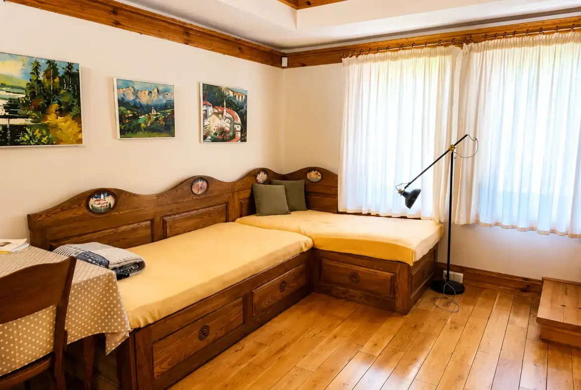 Detached house located in the heart of the old town and the iconic Greek Quarter