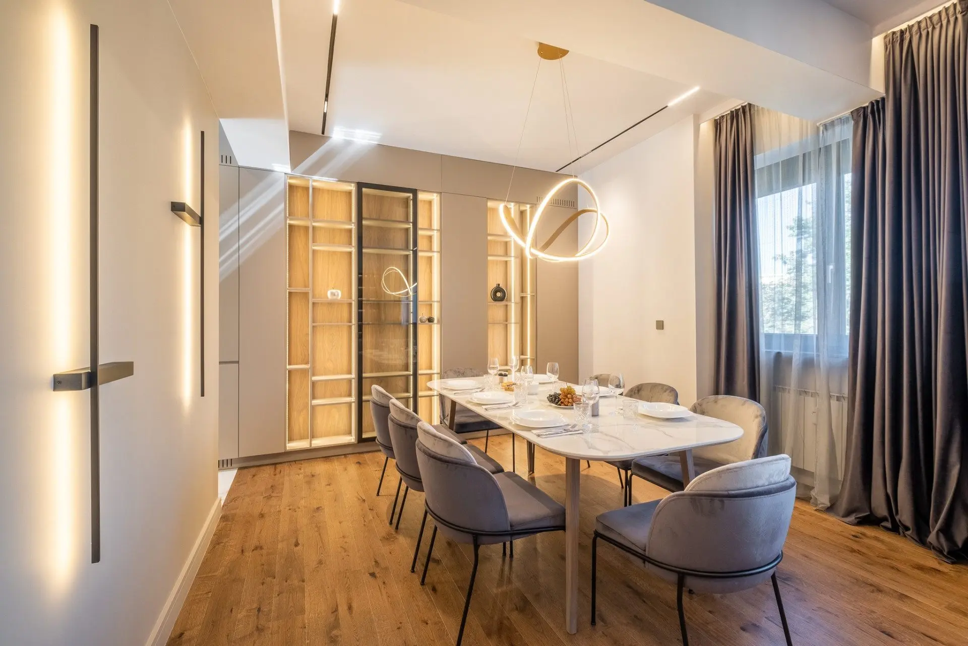 Elegant panoramic apartment on Tsar Osvoboditel Blvd