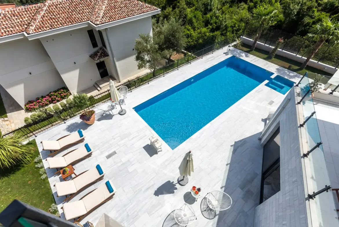 Stunning 5-Bedroom Villa for Sale in Djenovici, Herceg Novi