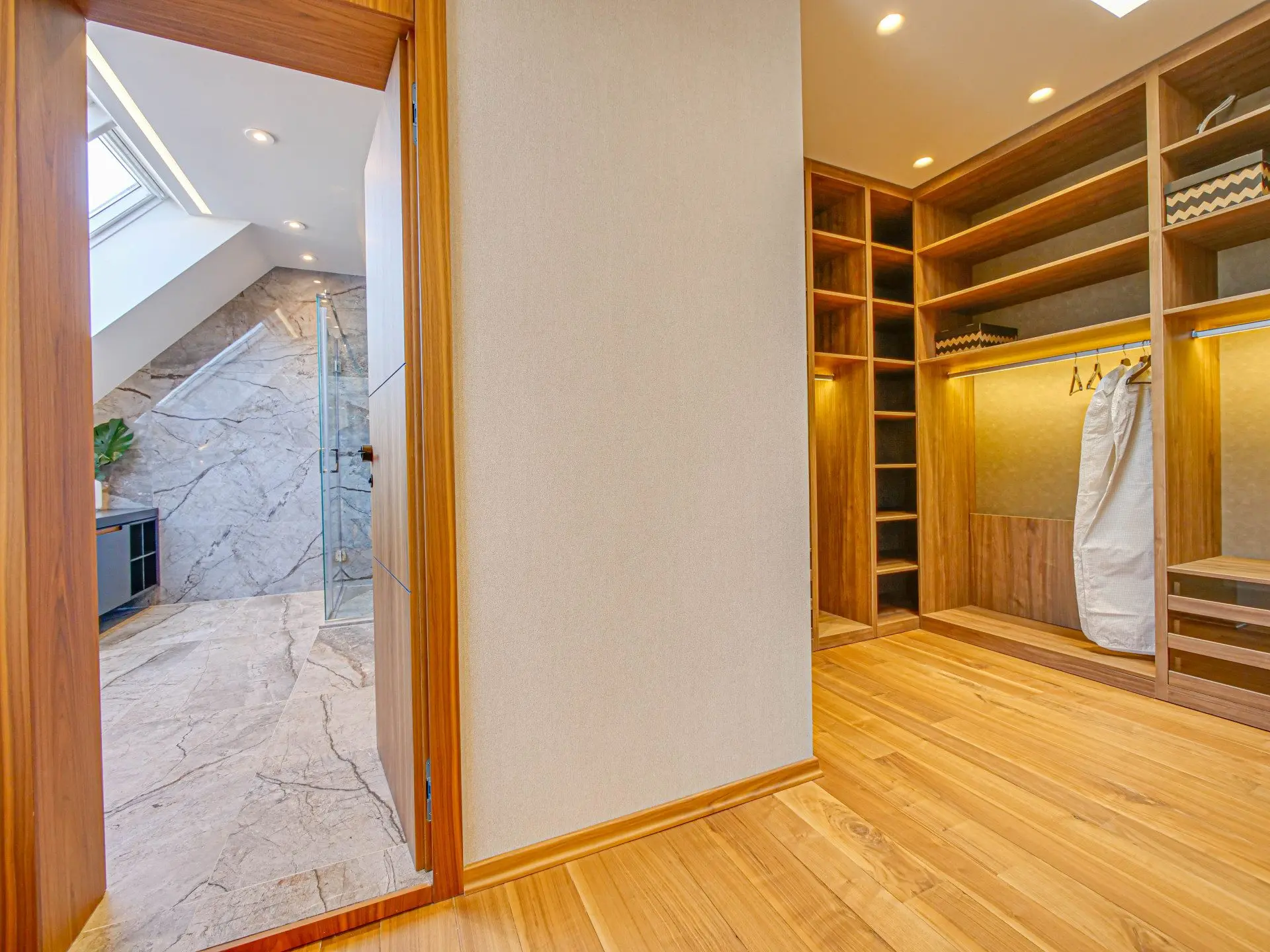 Magnificent three-bedroom apartment with a double garage in the Iztok district for sale