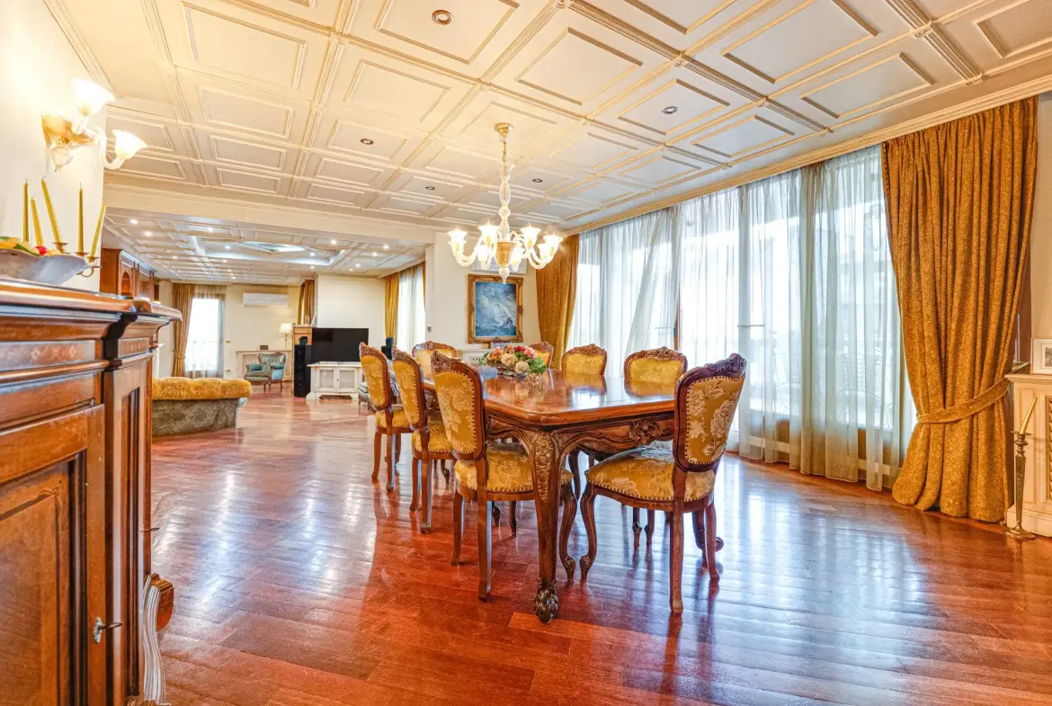 Impressive classic three-bedroom apartment in Manastirski Livadi-West district for sale