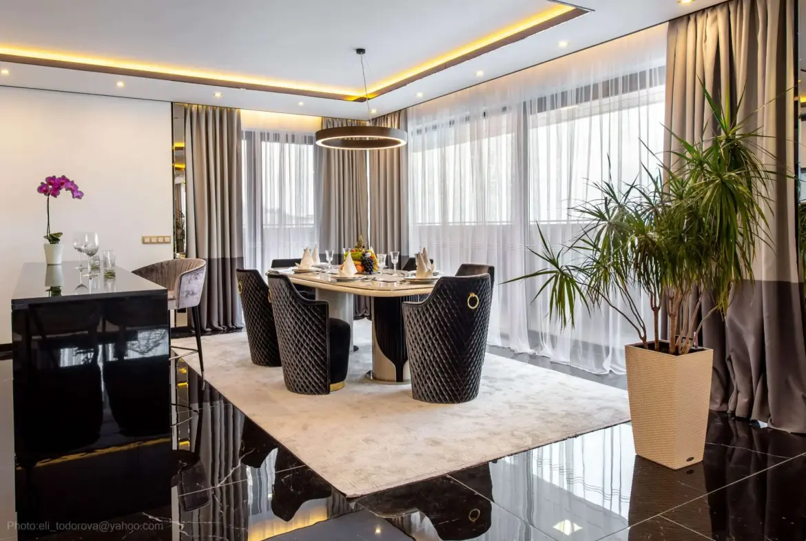Luxury apartment in a complex on the first line to the beach