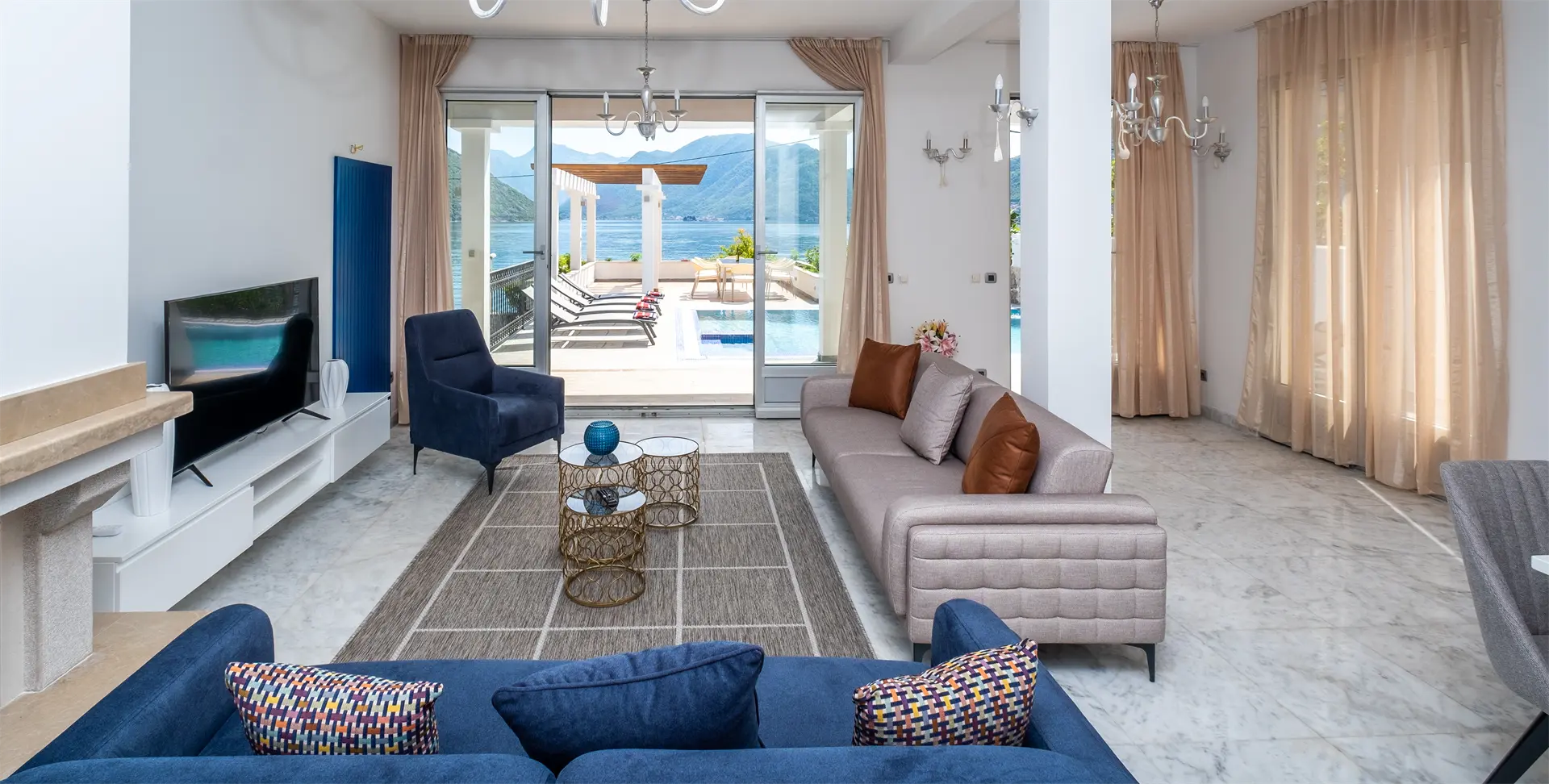 Four bedrooms villa Boka Bay