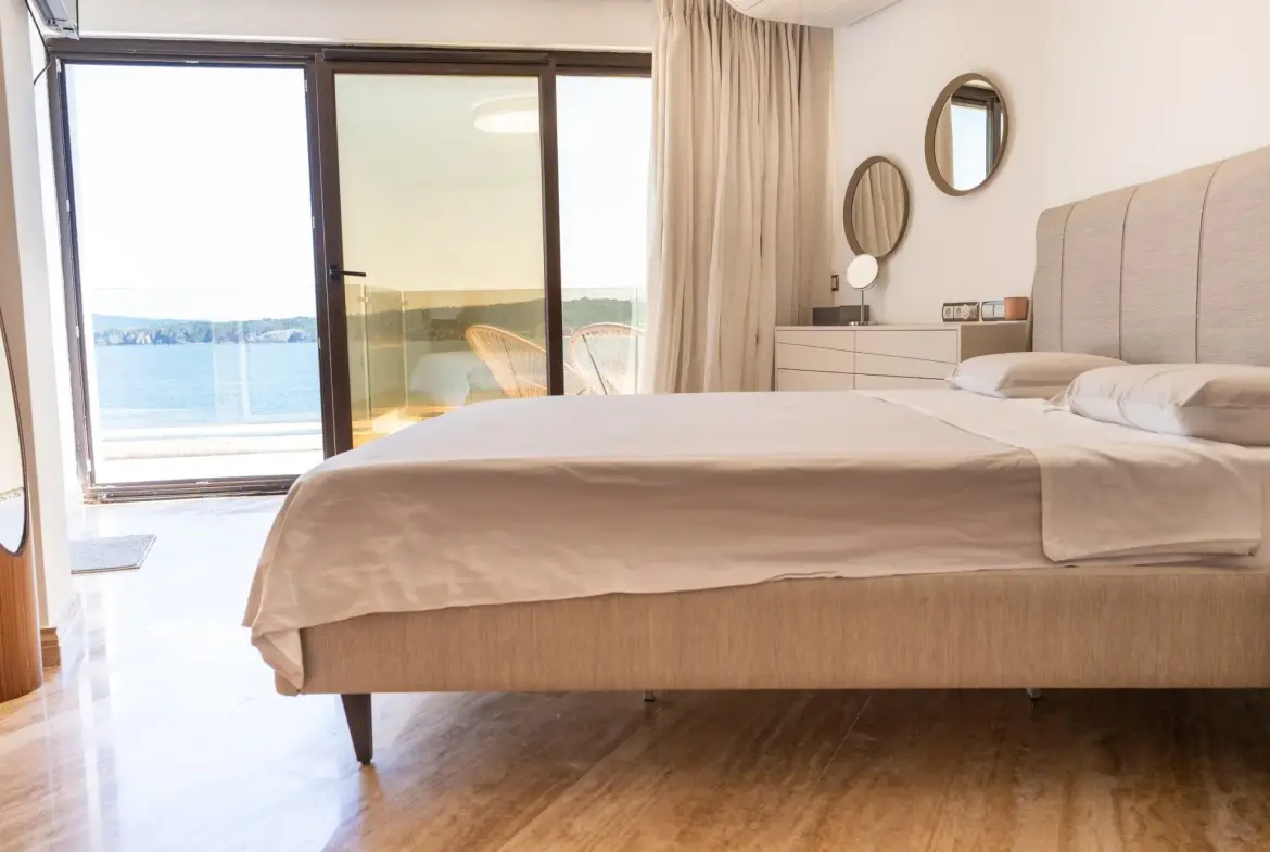 Excellent detached house in Sozopol on the seafront with pool and beach.