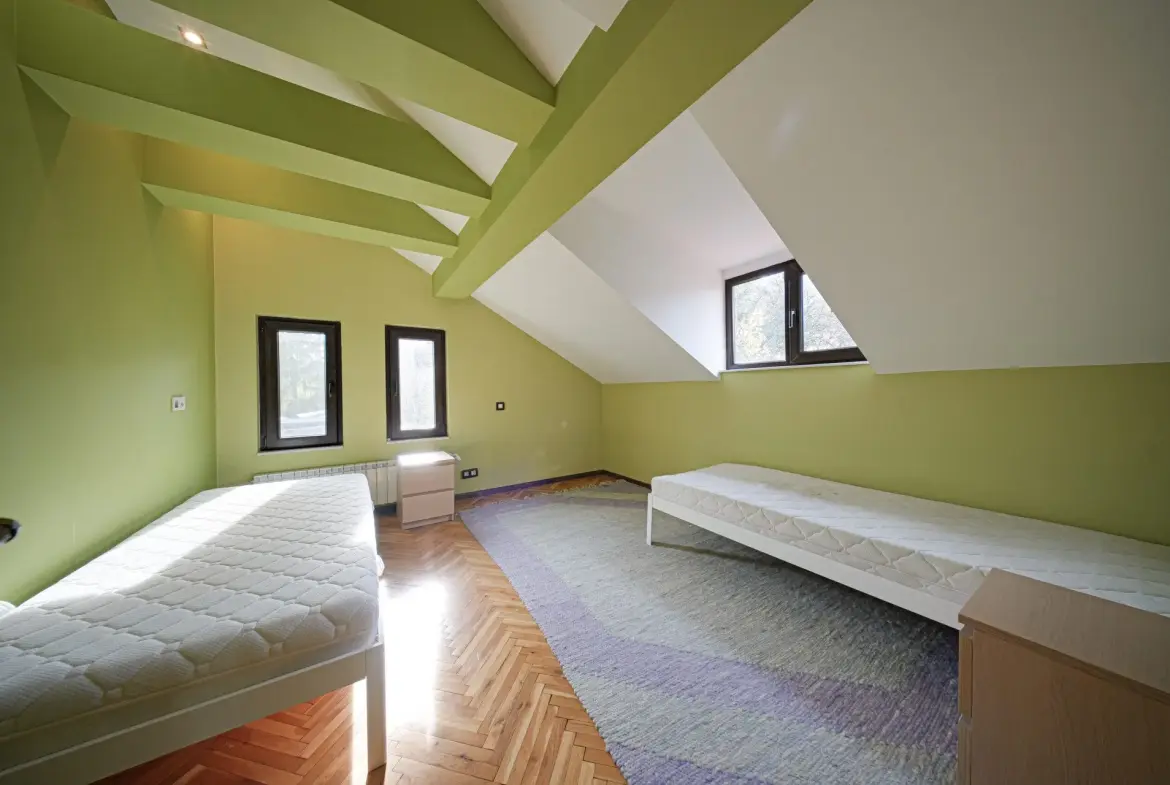A cozy house with a beautiful yard and a perfect location in Dragalevtsi for sale