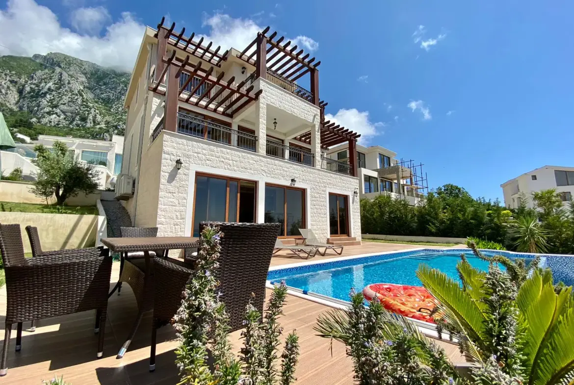 Exceptional four bedrooms villa