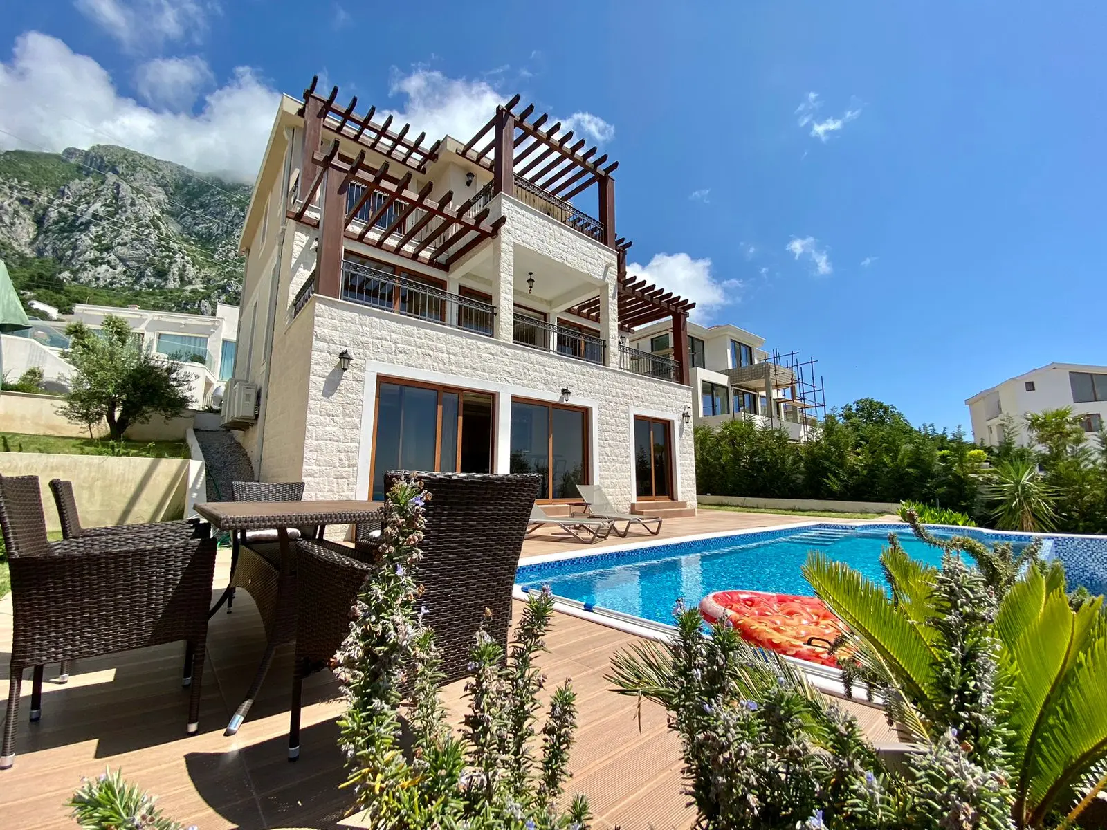 Exceptional four bedrooms villa
