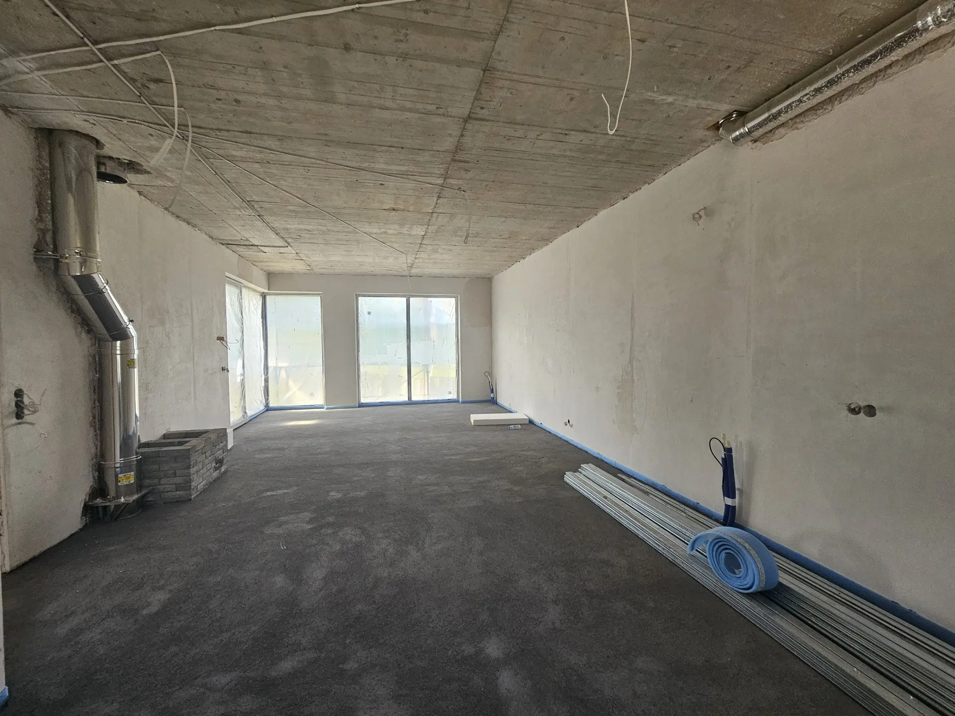 95dc35bdce89419865a50eed5a00304f House with panoramic views and private yard in a villa village near Pirin Golf