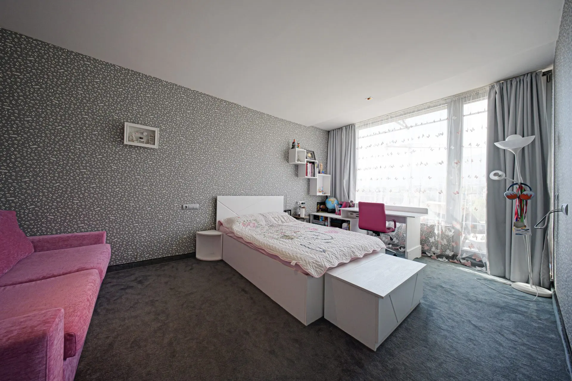 Luxurious penthouse with stunning views in Krastova Vada for sale