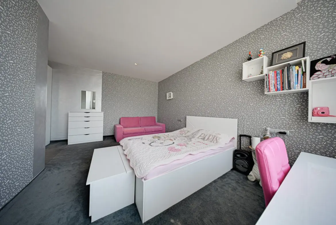 Luxurious penthouse with stunning views in Krastova Vada for sale