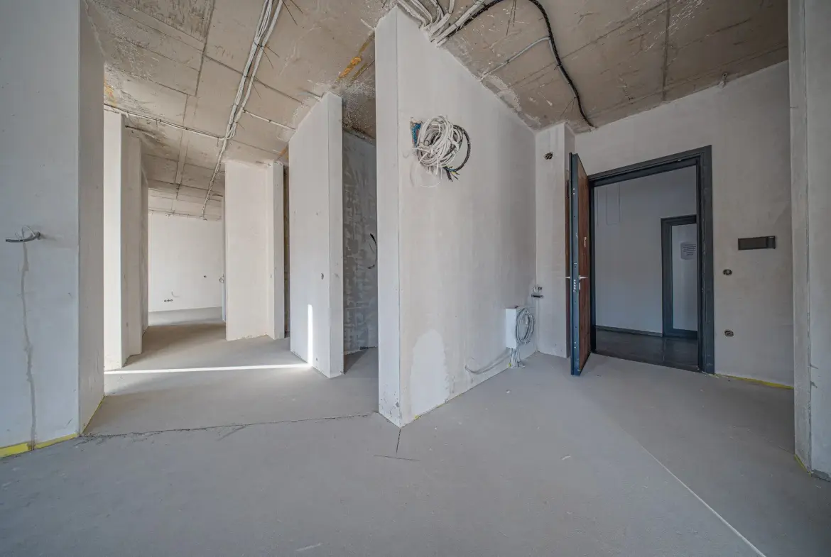 Three-bedroom apartment in a new complex near Paradise Mall