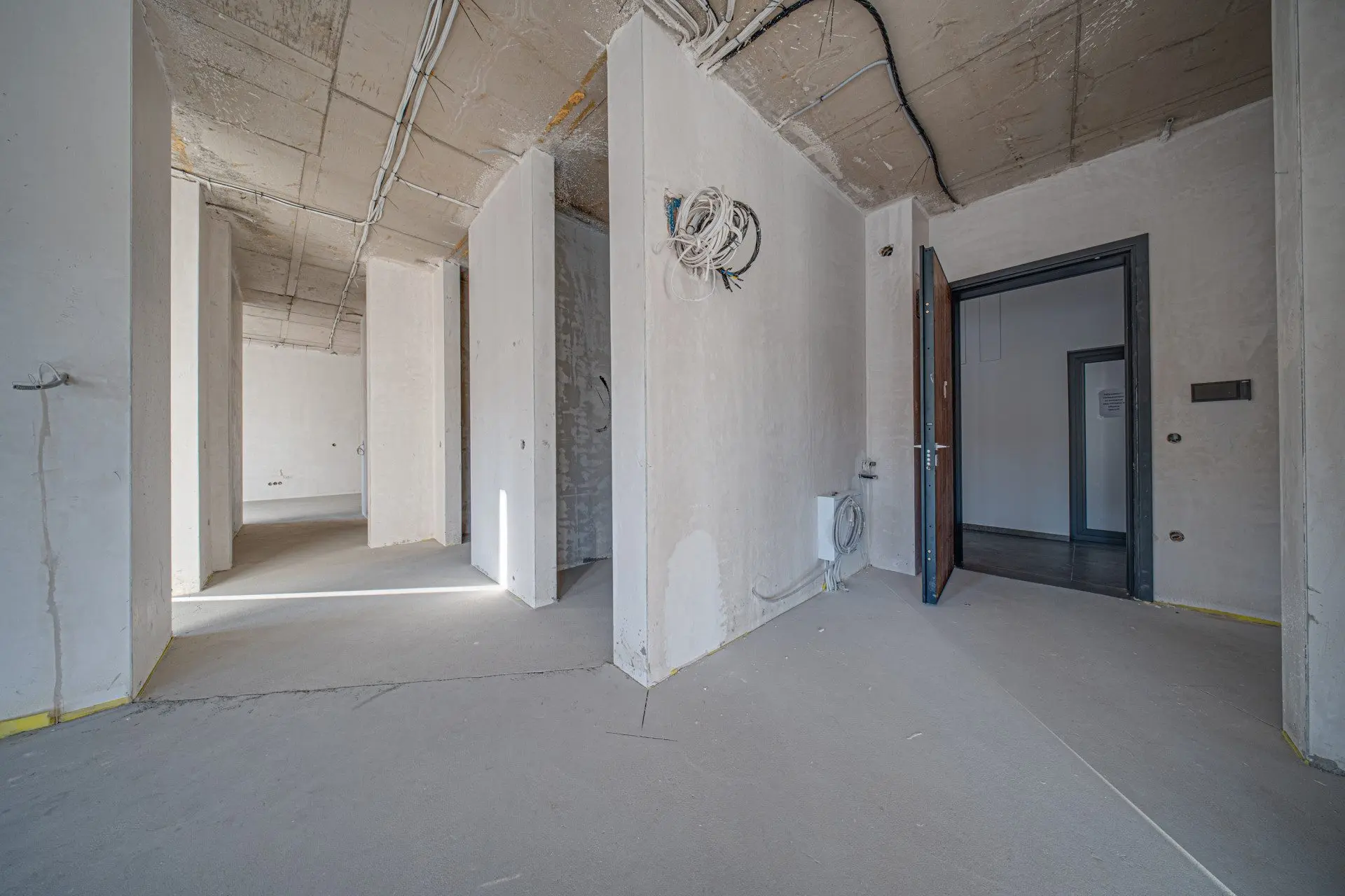 Three-bedroom apartment in a new complex near Paradise Mall