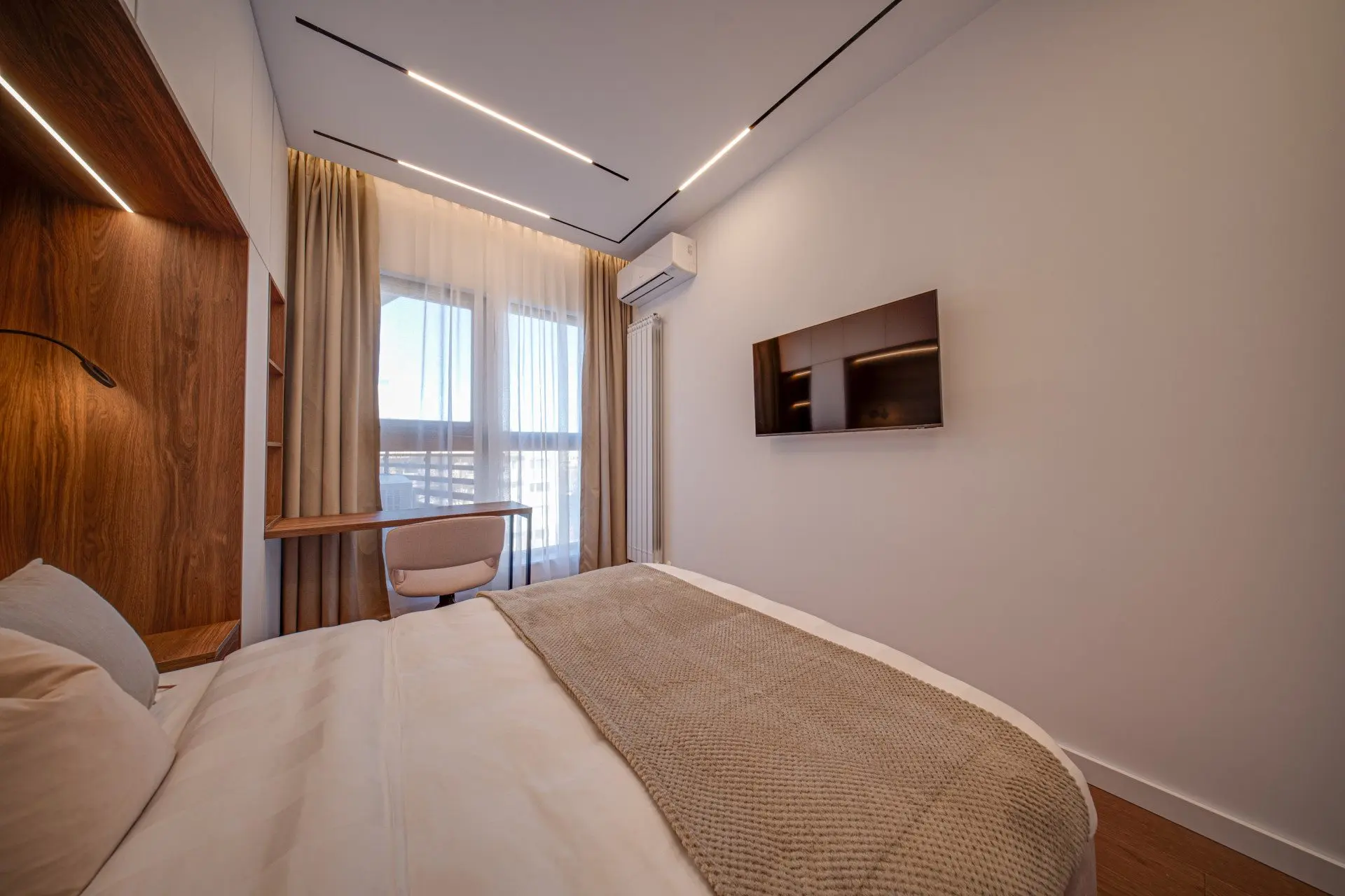 Stylish two-bedroom apartment in the emblematic building in Iztok district for sale