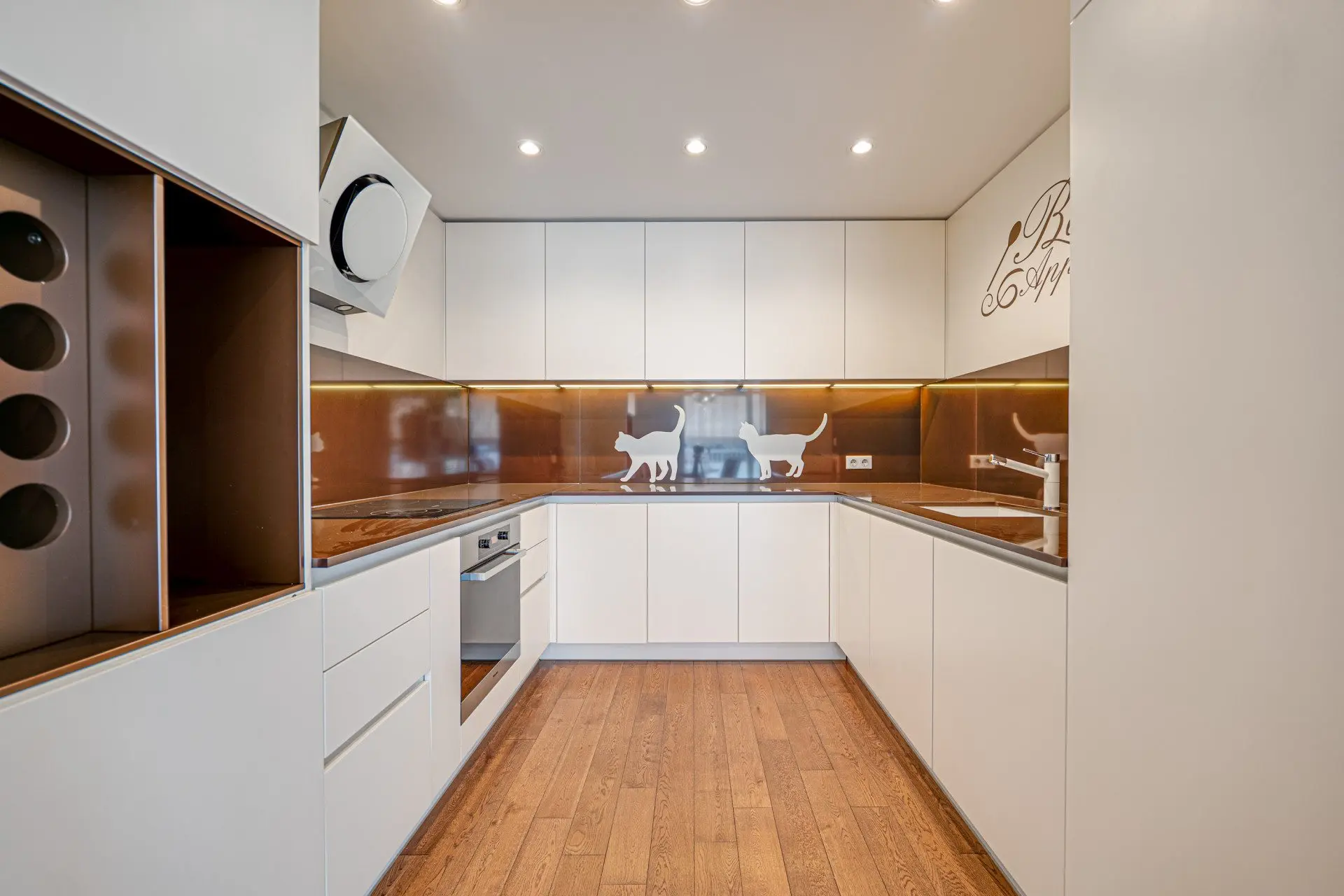 98de5a18c785ce1fabee12d07189b4ca Spacious and stylish penthouse just steps from South Park for sale