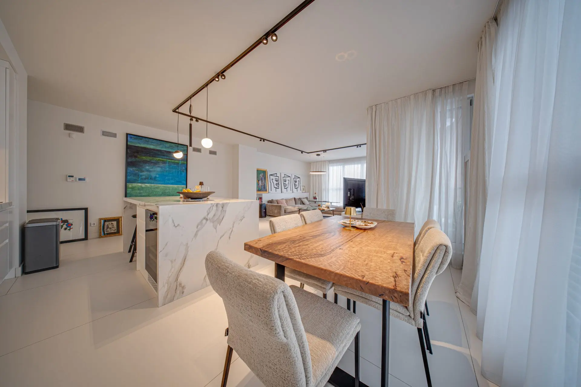 99953ae059157aa0badf56fff3ac9906 Luxury four-bedroom apartment in Residential Park Sofia for sale
