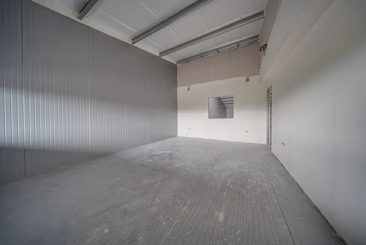 Newly built warehouse premises are for sale in the village of Lozen, at the Act 14 stage
