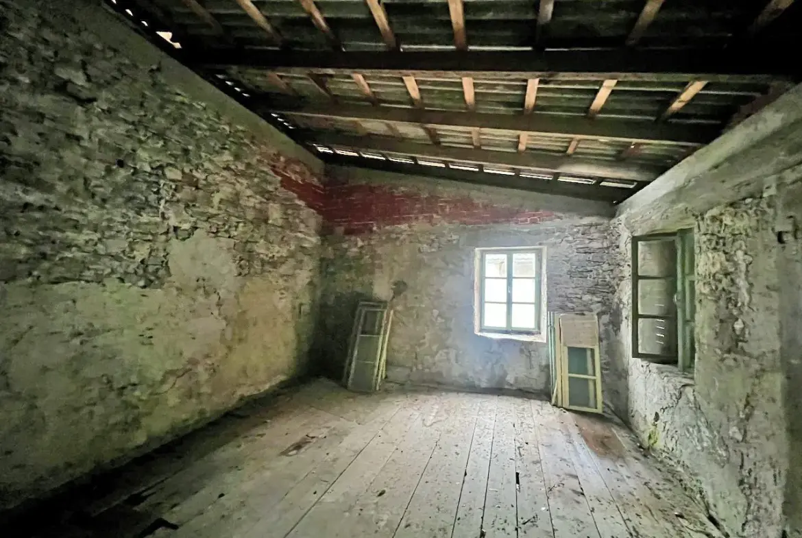 Soča area – Charming House in need of renovation in the Soča Valley