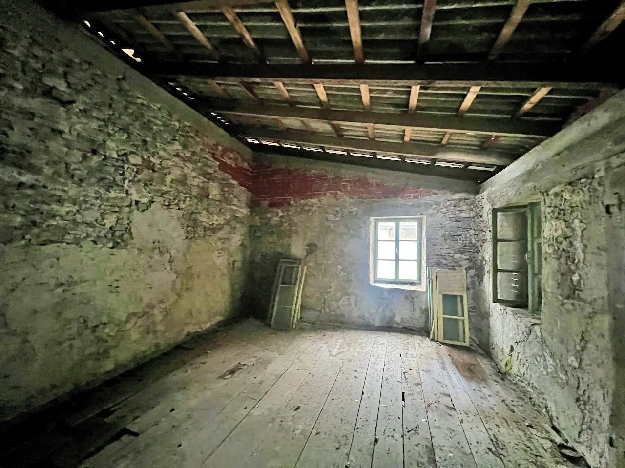 Soča area – Charming House in need of renovation in the Soča Valley