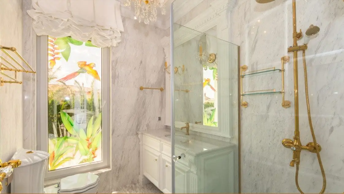 Luxurious four bedroom villa and pool in Sunny Beach for sale