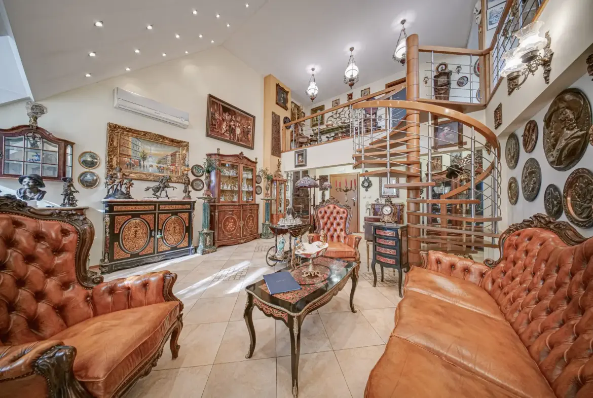Aristocratic multi-room apartment with unique antiques in Mladost 1 for sale