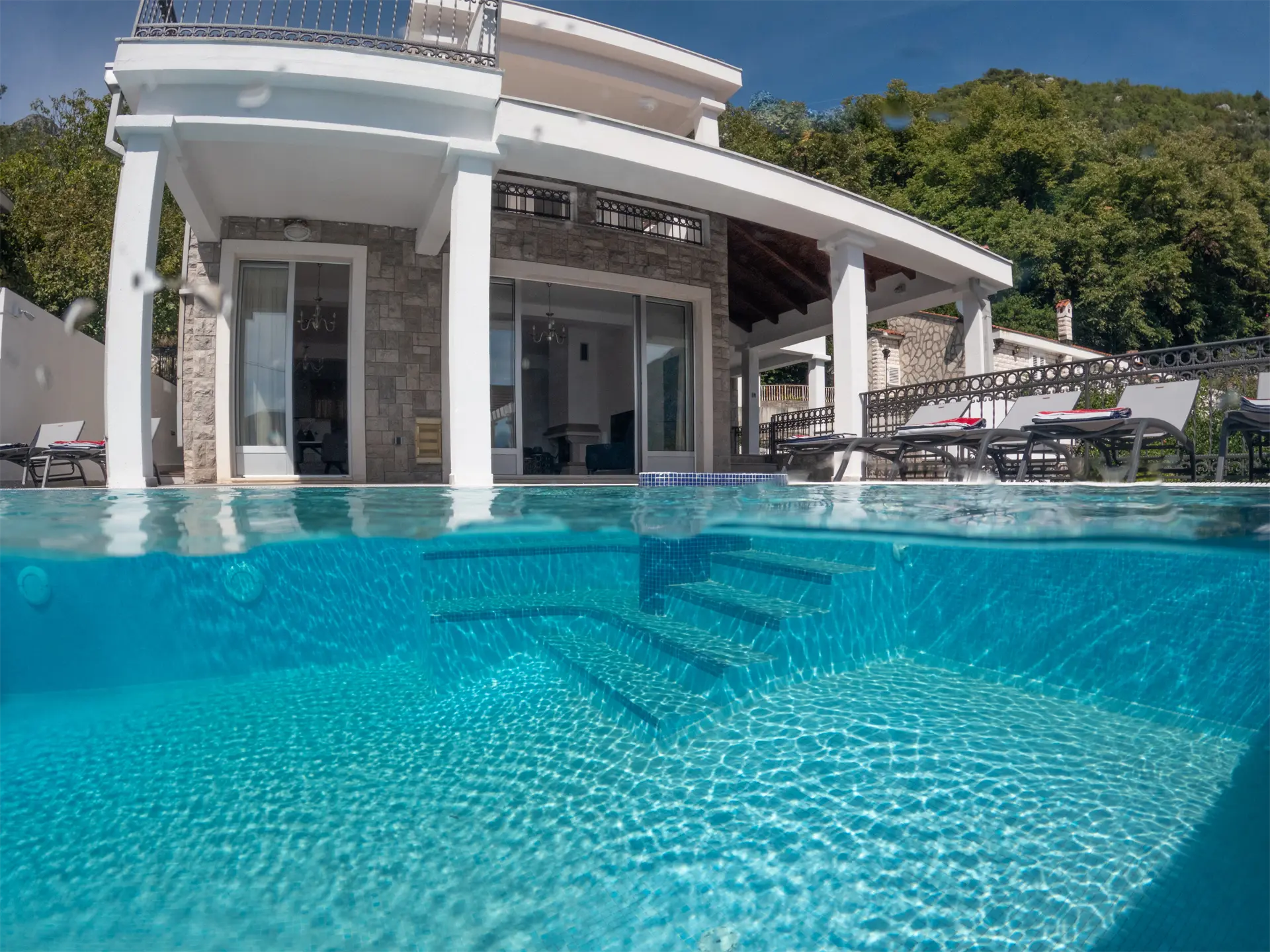 Four bedrooms villa Boka Bay