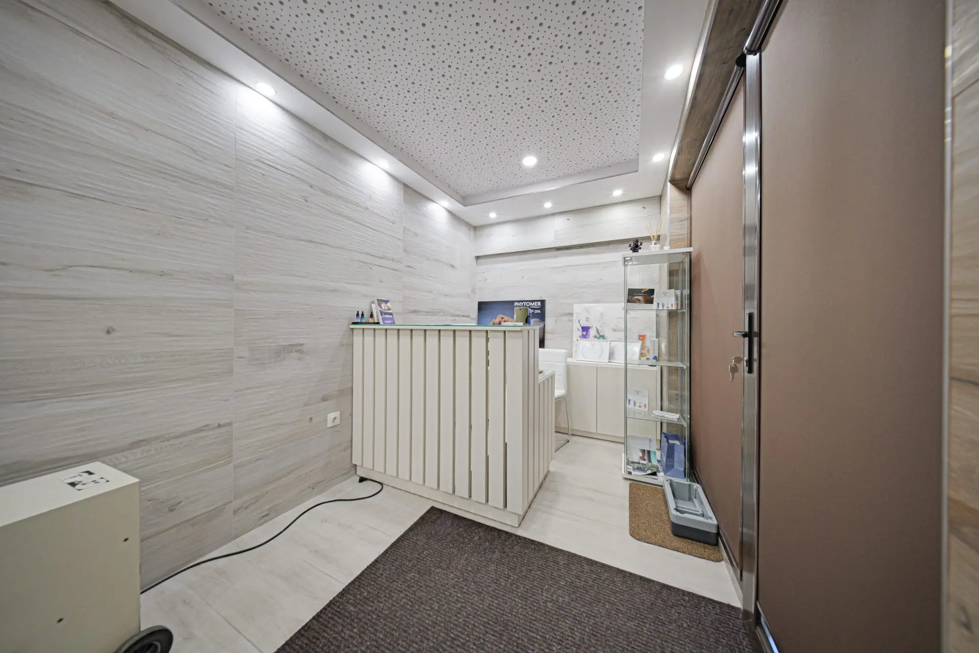 Spacious commercial premises located on two levels in Boyana for sale