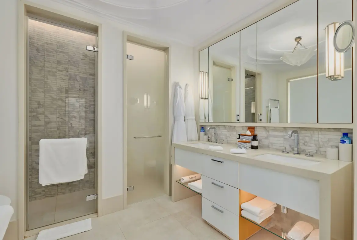 Three-bedroom apartment at Aqua residence available for sale