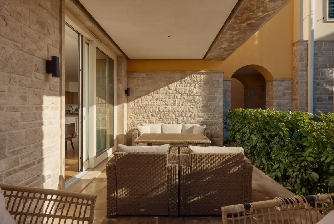 Modern three-bedroom apartment with a pool, in Portonovi