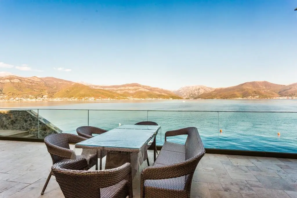 Modern Seafront Villa in Krasici: Your Luxurious Coastal Retreat