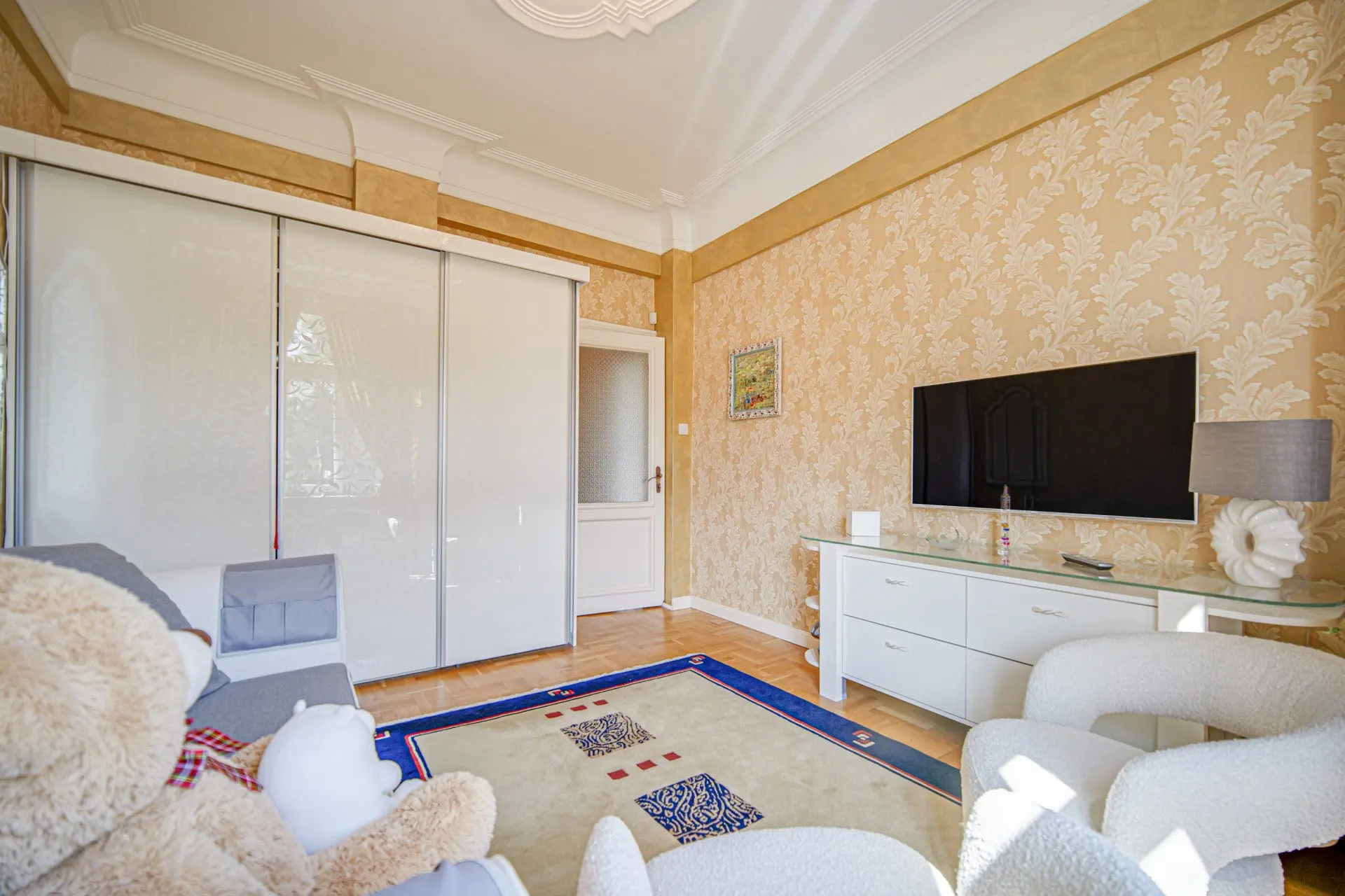 9f9675cf8a24c0b69799384d88ab1162 Elegant apartment with panoramic views in the heart of Sofia for sale