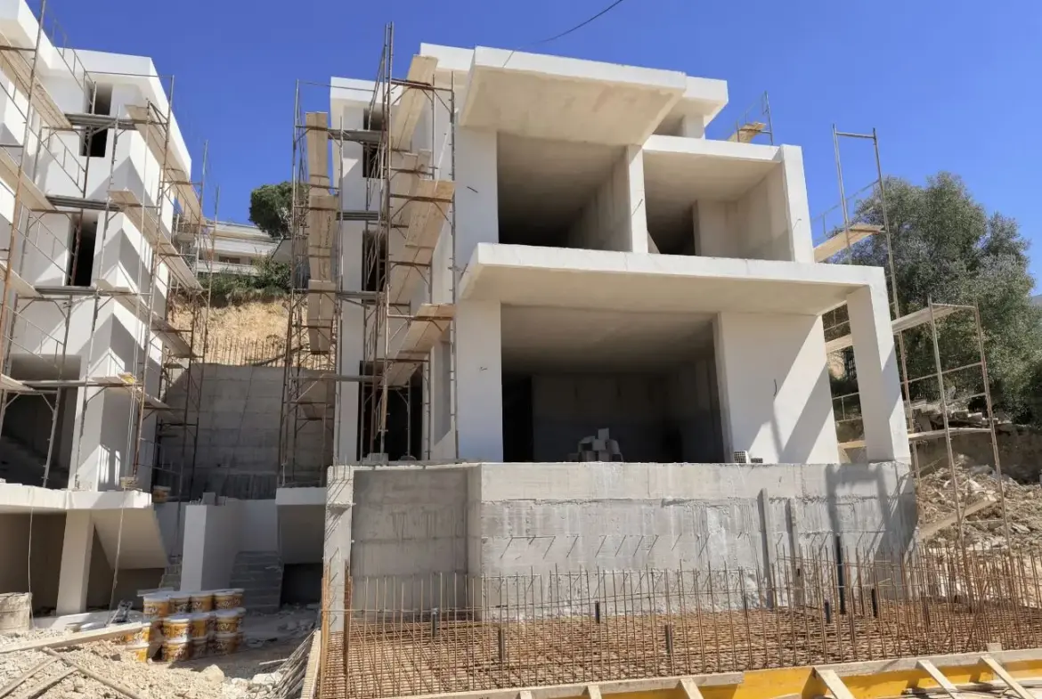 Villa For Sale With Swimming Pool In Golem Albania