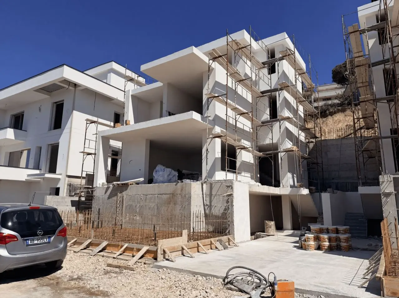 Firefly_Gemini20Flash_remove20the20pile20of20dirt20227669 Villa For Sale With Swimming Pool In Golem Albania