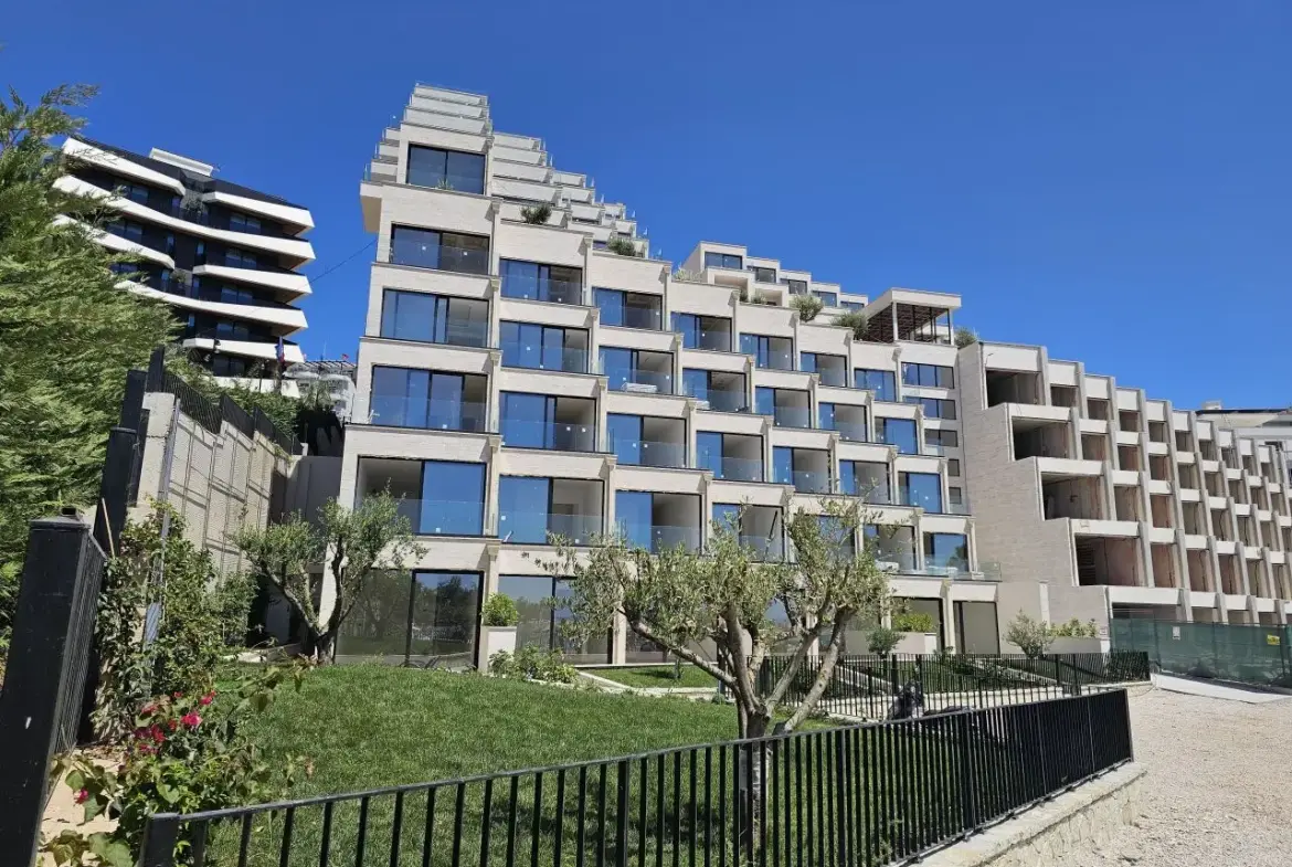 Apartment For Sale In Saranda Albania