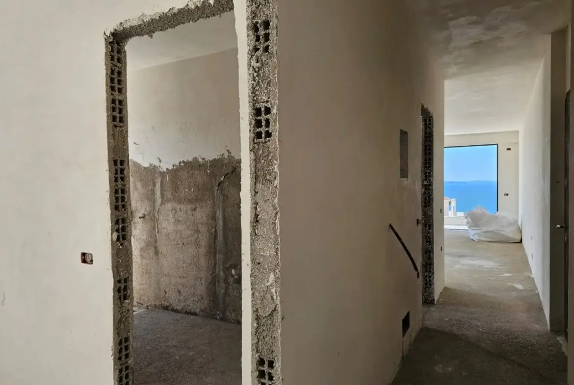 PENTHOUSE FOR SALE IN SARANDA ALBANIA