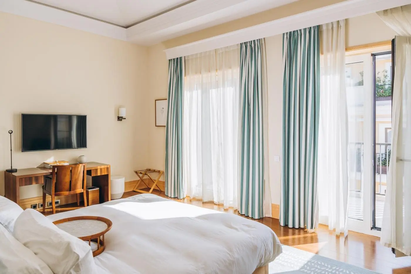 MRE-property-Montenegro-15 Penthouse, Regent Pool Club Porto Montenegro — 381 m², 3 Bed