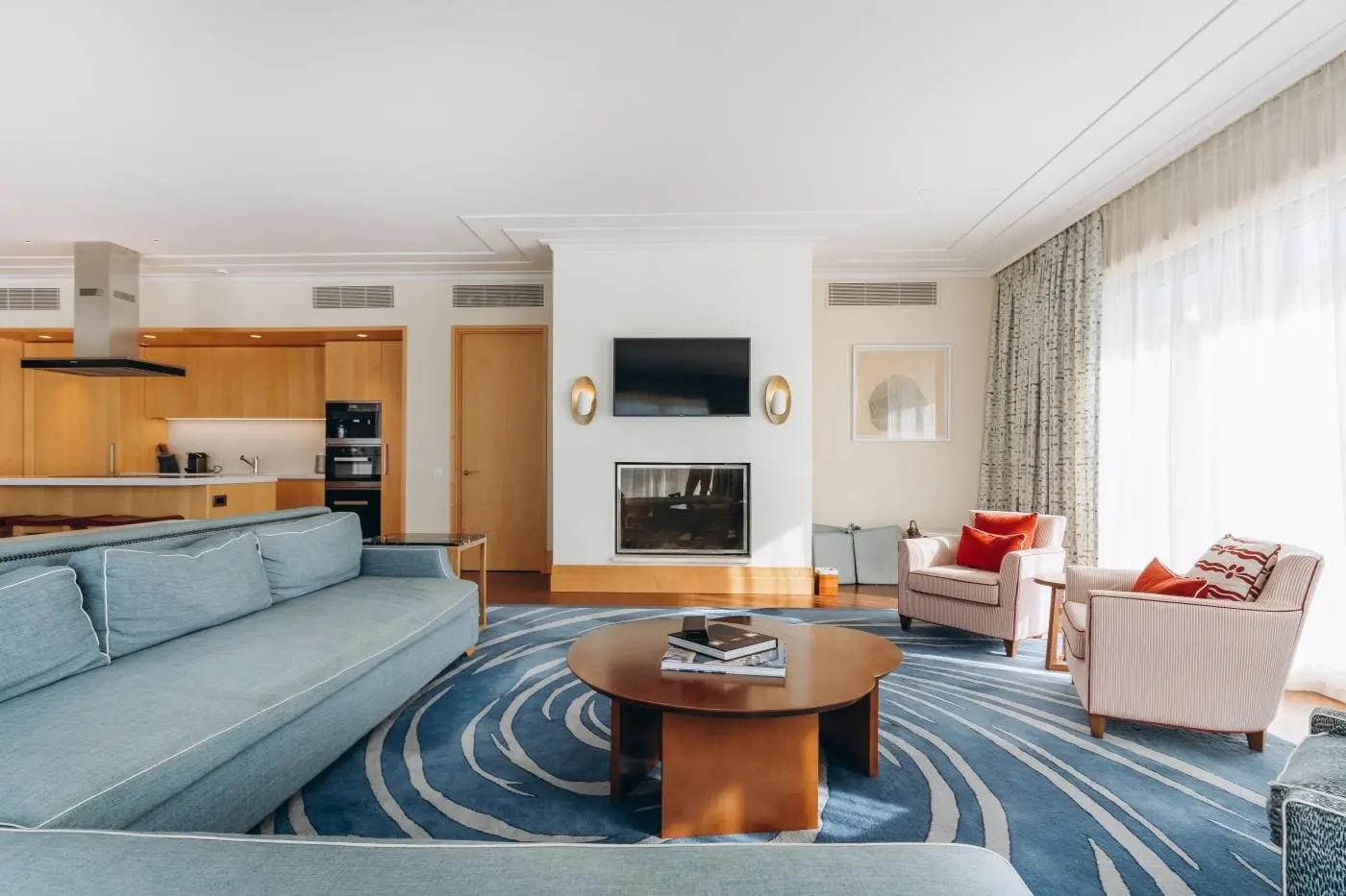 MRE-property-Montenegro-2 Penthouse, Regent Pool Club Porto Montenegro — 381 m², 3 Bed