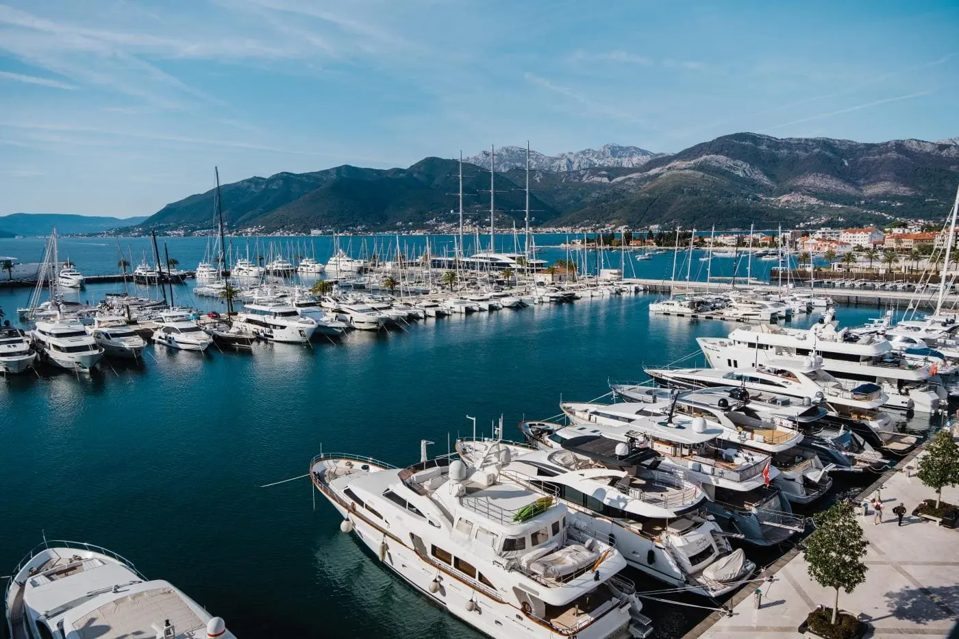 MRE-property-Montenegro-20-2 Penthouse, Regent Pool Club Porto Montenegro — 381 m², 3 Bed